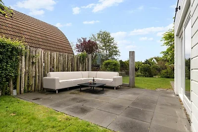 Kustvilla met jacuzzi