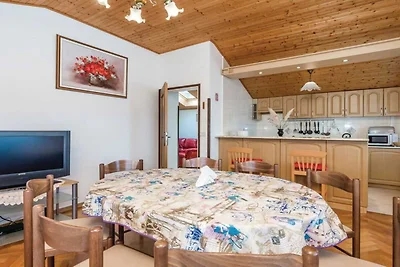 Scenic Seafront Brsec Apartment - Three Bedro...