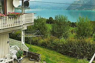 4 Personen Ferienhaus in Høyheimsvik