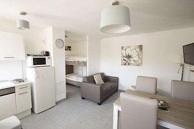 Modern apartment with dishwasher, beach at on...