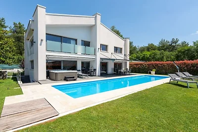 Villa in Višnjan met zwembad