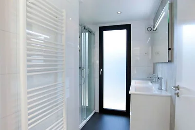 Modern chalet met afwasmachine, vlakbij de...
