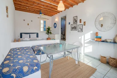 Haus in Ornos mit Meerblick