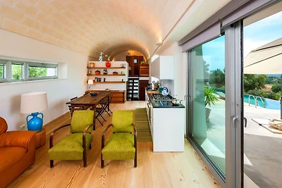 Moderne Villa in Cisternino mit Swimmingpool