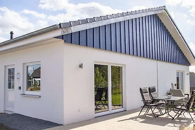 Ferienhaus in Altefähr mit Schwimmbecken
