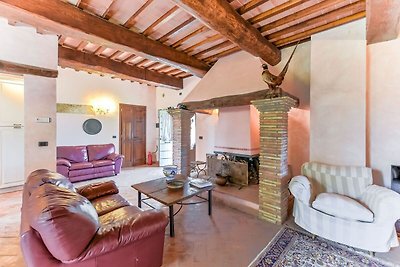 Traditional Holiday Home in Celle Sul Rigo wi...