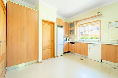 Villa in Gale met zwembad vlakbij Gale Beach