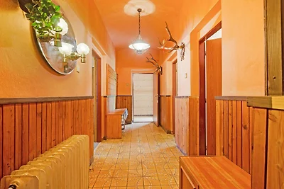 Modernes Ferienhaus in Cerný Dul mit Garten