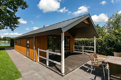 Luxus-Lodge mit Klimaanlage an einem...