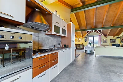 Appartamento isolato con balcone