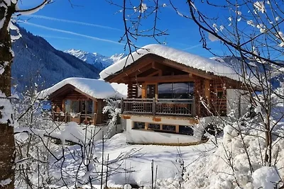 Chalet-Refugium mit Sauna in Wald