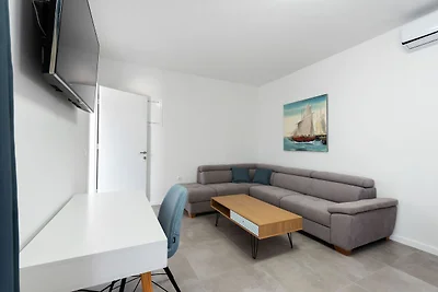 Premium Ferienhaus in Vir mit Sauna