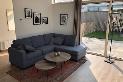 Modernes Chalet mit Garten im grünen Kempen