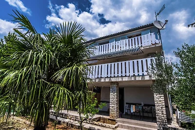 Wohnung in Seline mit Garten