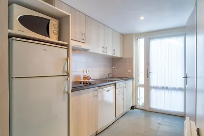 Ferienwohnung an der Küste mit beheiztem Pool