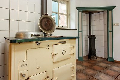 Schönes Ferienhaus in Reusel mit Kamin