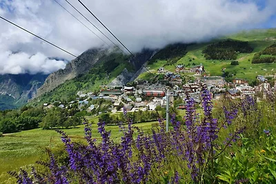 Apartment in Les Deux Alpes mit Balkon