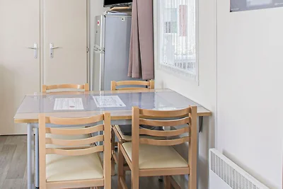 Schönes modernes Mobilheim in Strandnähe