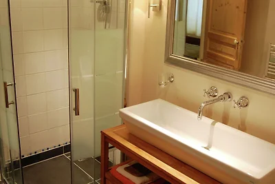 Zeer mooi appartement met zwembad in de...