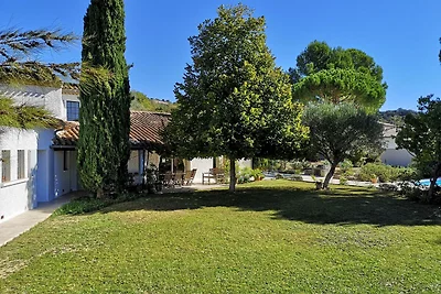 Villa in Campagnan mit Schwimmbad
