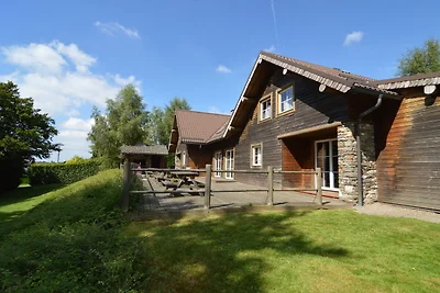 Ruim chalet in Ovifat-Waimes met sauna