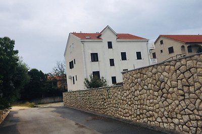 Charmantes Apartment in Novalja mit Balkon