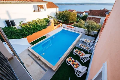 Schönes Ferienhaus in Maslenica in Strandnähe