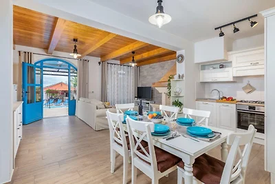 Stilvolle Villa mit Pool und Garten
