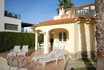 Villa pittoresca a Oliva con piscina privata