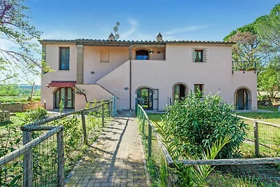 Ruhige Wohnung in Riparbella mit Garten