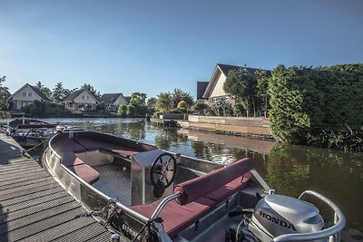 Bella casa con pontile vicino a IJsselmeer