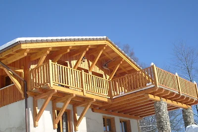 Chalet mit Skifahren und Reiten in der Nähe