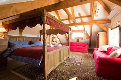 Historische Berghütte Tara