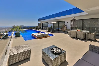 Villa in Kalkan mit Schwimmbecken
