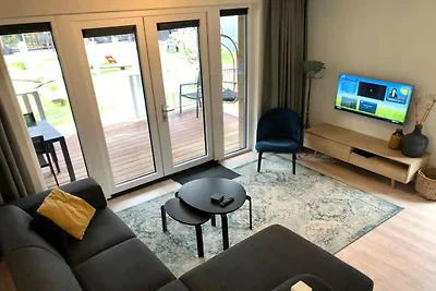 Geräumige Lodge mit Veranda in Zoutelande