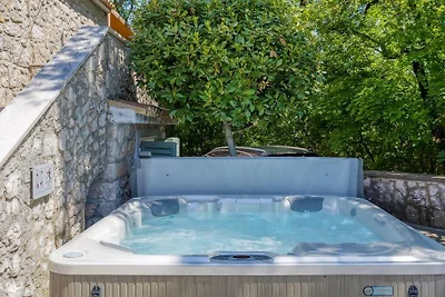 Maison de vacances à Dobrinj avec piscine