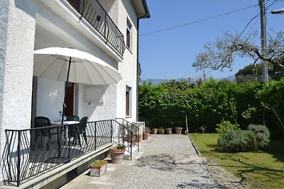 Geräumige Villa in Marina di Massa mit...