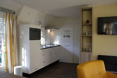 Romantico bungalow con lavastoviglie, immerso...