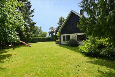 Vrijstaande, rustig gelegen woning met ruime...