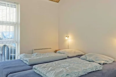 Modernes Zedernholz-Ferienhaus in Strandnähe