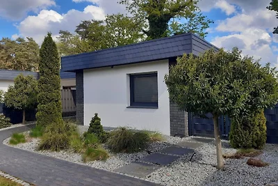 Bungalow in Suderburg met zwembad