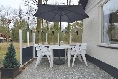 Abgeschiedene Ferienwohnung in dichtem Wald