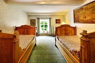 Sonniges Cottage am Waldrand in Awenne