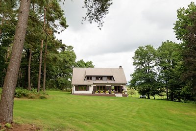 Villa in Erneuville nabij het stadscentrum