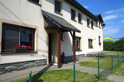 Traumhaftes Ferienhaus in Vielsalm mit Garten