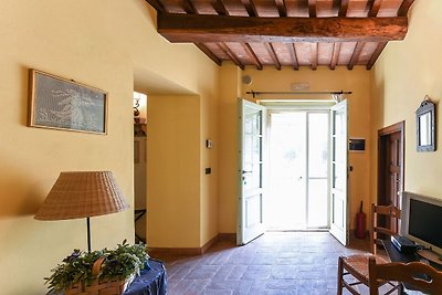 Comfortable apartment with stunning views, ne...
