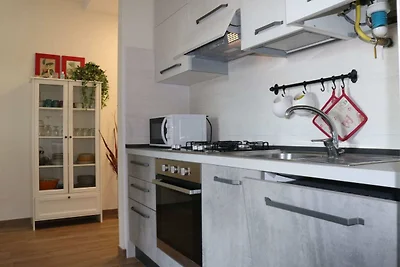 Spaziosa Casa vacanze a Lazise con piscina in...