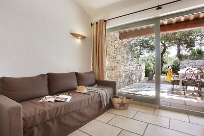 Ferienhaus mit AC, 3 km. von Gordes entfernt