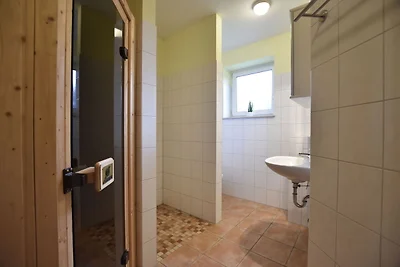 Idyllisches Ferienhaus mit überdachter...