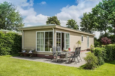 Komfortables Chalet mit Kombi-Mikrowelle, im ...